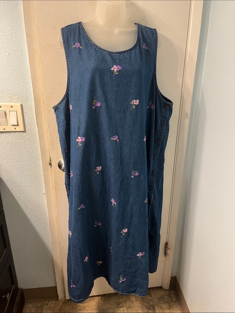 Erika & Co ll Vintage 90s Denim Floral Embroidered  Maxi Dress Size 3XL